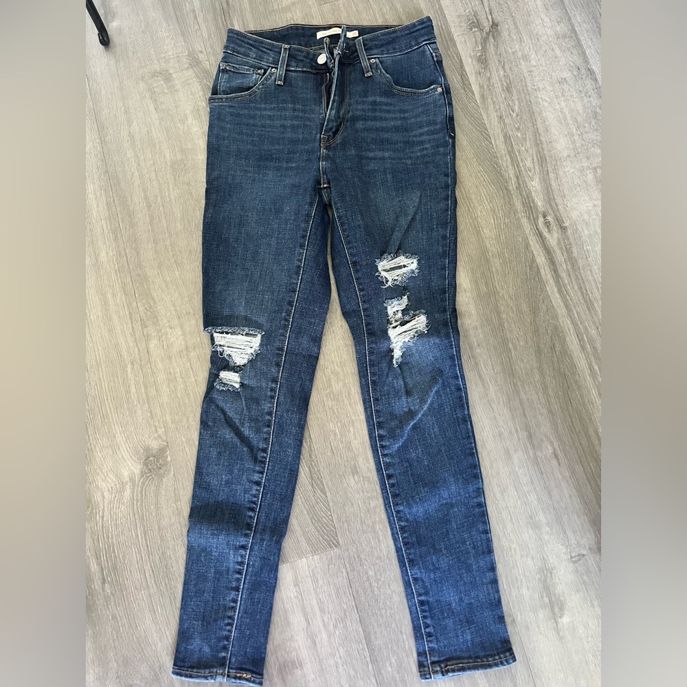 Womens Levi High rise skinny jeans